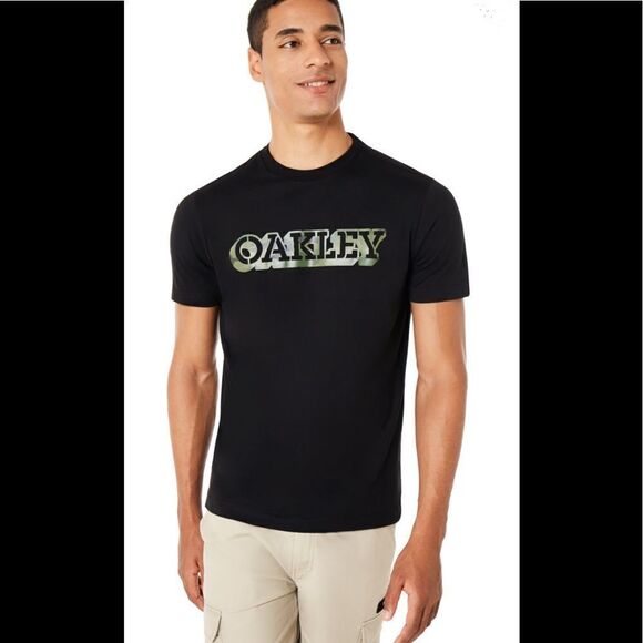 Oakley Camou Short Sleeve tee sz medium - Picture 1 of 8